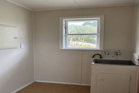 Photo of property in 12 Huntingdon Street, Northland, Wellington, 6012