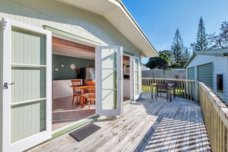 Photo of property in 23 James Mcleod Road, Shelly Beach, Helensville, 0874