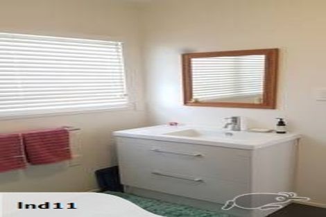 Photo of property in 5/77 Old Lake Road, Narrow Neck, Auckland, 0624