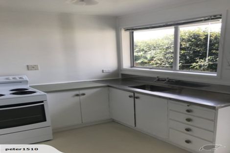 Photo of property in 2/32 Eastern Beach Road, Eastern Beach, Auckland, 2012