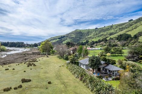 Photo of property in 1123 Okains Bay Road, Okains Bay, 7583