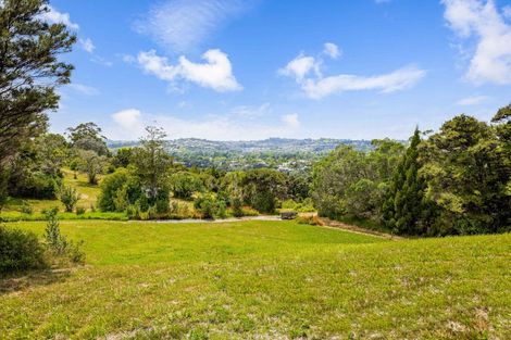 Photo of property in 11 Buckleys Track, Paremoremo, Auckland, 0632