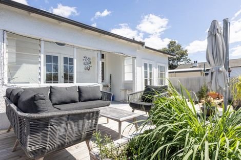 Photo of property in 15 Ellison Street, Napier South, Napier, 4110