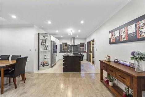 Photo of property in 2 Stamford Crescent, Flat Bush, Auckland, 2019