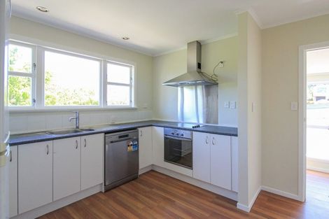 Photo of property in 2 Magnolia Grove, Maungaraki, Lower Hutt, 5010