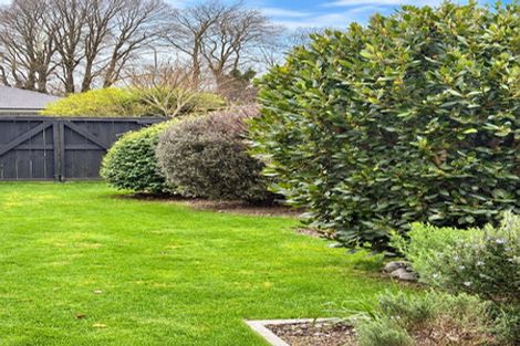 Photo of property in 2 Angus Place, Carterton, 5713