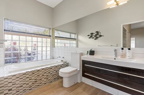 Photo of property in 3 Wynona Close, Albany, Auckland, 0632