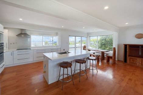 Photo of property in 51 Tiri Road, Manly, Whangaparaoa, 0930