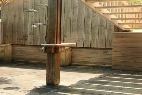 Photo of property in 20 Stratford Drive, Cable Bay, 0420