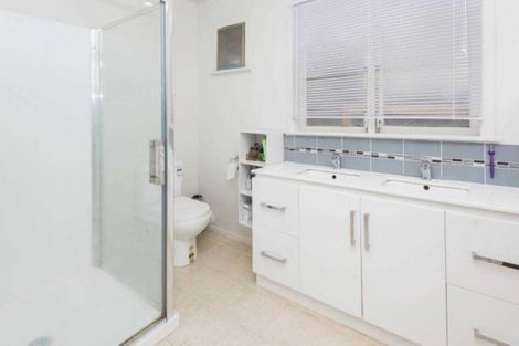 Photo of property in 8 Evelyn Road, Cockle Bay, Auckland, 2014