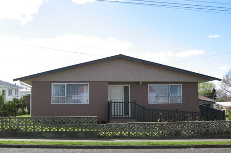 Photo of property in 6 Cuba Street, Marton, 4710