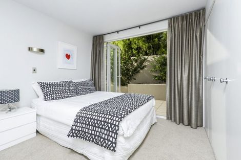 Photo of property in 17a The Strand, Takapuna, Auckland, 0622