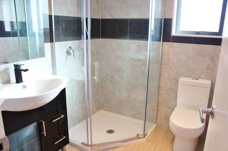 Photo of property in 706a Massey Road, Mangere, Auckland, 2022