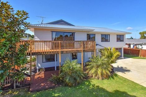 Photo of property in 15 Stevenson Road, Clarks Beach, 2122