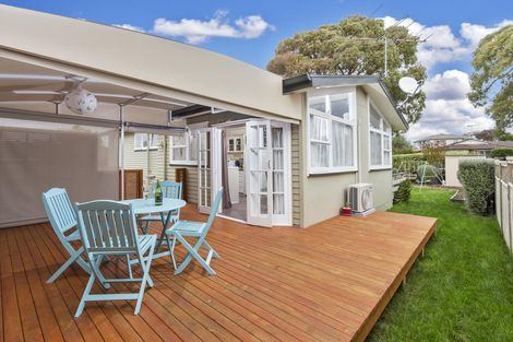 Photo of property in 1/20 La Perouse Street, Botany Downs, Auckland, 2010