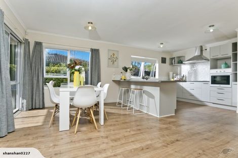 Photo of property in 21 Princeton Parade, Albany, Auckland, 0632