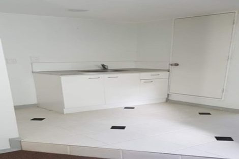 Photo of property in 10 Chamberlain Road, Massey, Auckland, 0614