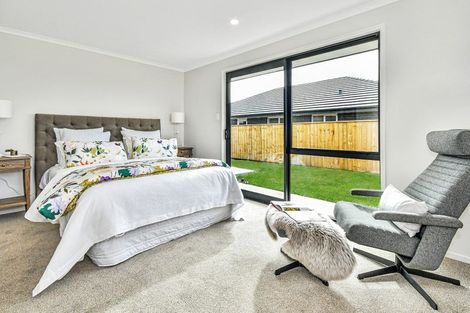 Photo of property in 12 Uatoto Road, Clarks Beach, 2122