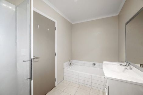 Photo of property in 46/64 Kawaha Point Road, Kawaha Point, Rotorua, 3010