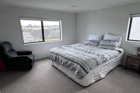 Photo of property in 13 Nganui Avenue, Takanini, 2112