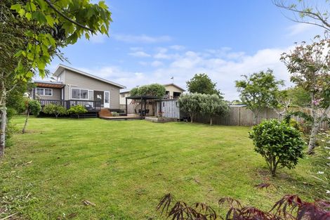 Photo of property in 64 Beach Haven Road, Beach Haven, Auckland, 0626