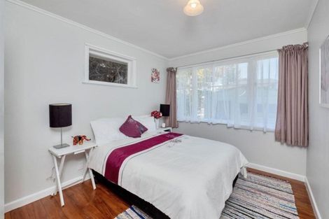 Photo of property in 19 Beaubank Road, Kelston, Auckland, 0602