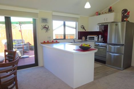 Photo of property in 11 Te Awa Street, Foxton Beach, Foxton, 4815