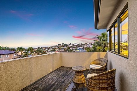 Photo of property in 62a Hogarth Rise, West Harbour, Auckland, 0618