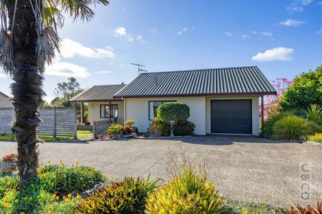 Photo of property in 1224 State Highway 16, Waimauku, 0883