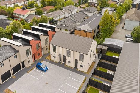 Photo of property in 2/88 Holly Road, St Albans, Christchurch, 8014