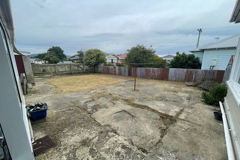 Photo of property in 122 Bay View Road, South Dunedin, Dunedin, 9012