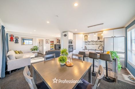 Photo of property in 33 Fenchurch Grove, Stokes Valley, Lower Hutt, 5019