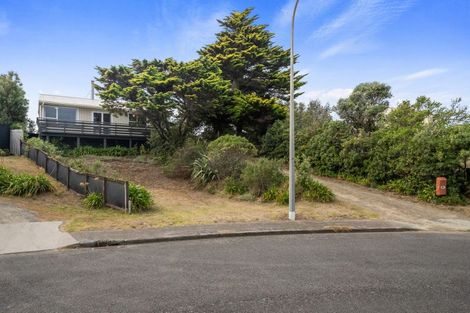 Photo of property in 12 Arataki Grove, Waitarere Beach, Levin, 5510