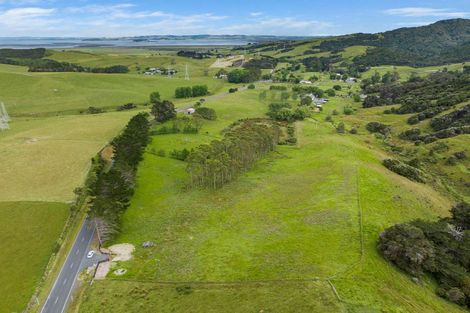 Photo of property in 3060 Kaipara Coast Highway, Glorit, 0984
