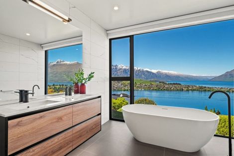 Photo of property in 92 Hensman Road, Queenstown, 9300