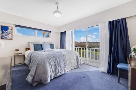 Photo of property in 8 Fielding Crescent, Farm Cove, Auckland, 2012