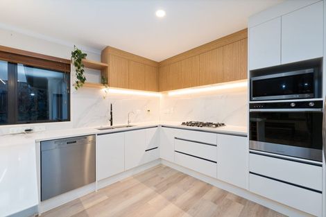 Photo of property in 35 Waimanu Bay Drive, Te Atatu Peninsula, Auckland, 0610