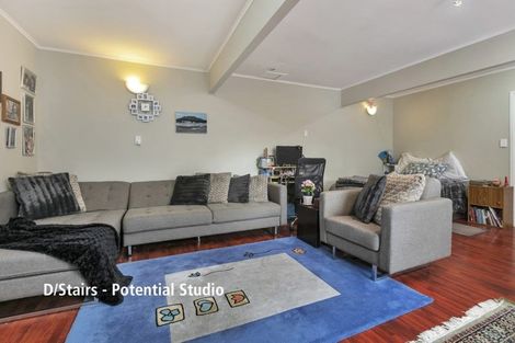 Photo of property in 10 Beeche Place, Birkdale, Auckland, 0626