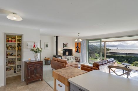 Photo of property in 19 Pohutukawa Place, Pohara, Takaka, 7183