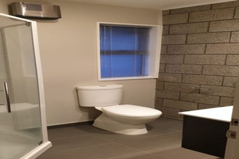 Photo of property in 142a Holly Road, St Albans, Christchurch, 8014