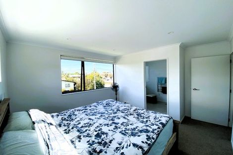 Photo of property in 30b Titoki Street, Te Atatu Peninsula, Auckland, 0610