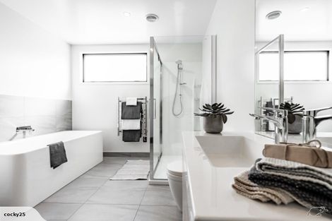 Photo of property in 40 Mount Creighton Crescent, Wanaka, 9305