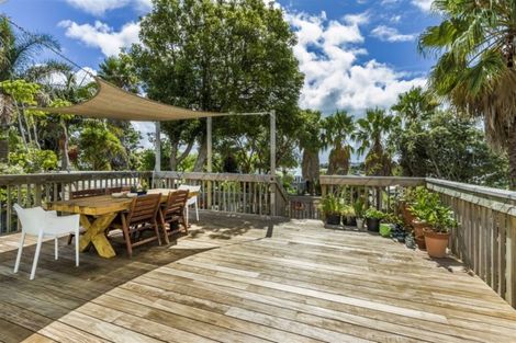 Photo of property in 104 Calliope Road, Stanley Point, Auckland, 0624