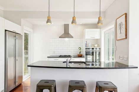 Photo of property in 36 Charlotte Avenue, Brooklyn, Wellington, 6021