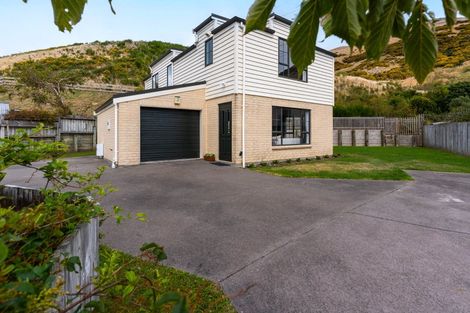 Photo of property in 70 Erlestoke Crescent, Churton Park, Wellington, 6037