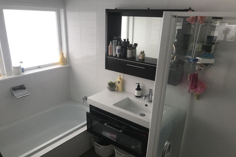 Photo of property in 1/16 Fairway Avenue, Red Beach, 0932