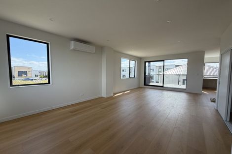 Photo of property in 18 Mataitai Road, Hobsonville, 0618