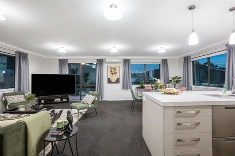 Photo of property in 8 Hull Place, Whitby, Porirua, 5024