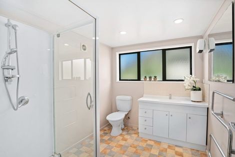 Photo of property in 13 Remarkables Crescent, Frankton, Queenstown, 9300