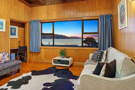 Photo of property in 11 Waiheke Street, Waikanae Beach, Waikanae, 5036